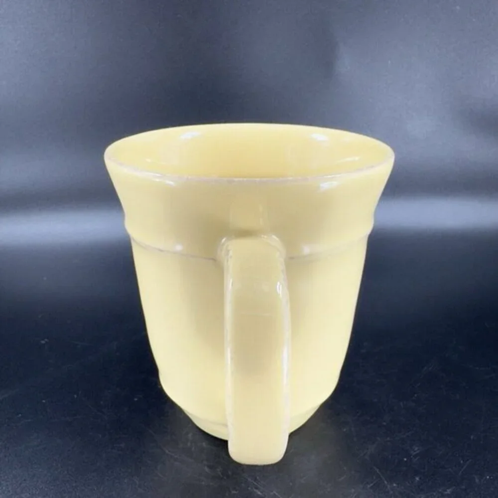 POTTERY BARN Cambria Butter Ceramic Coffee Mug Cup Embossed Edges Mug Cup‎ Set 2